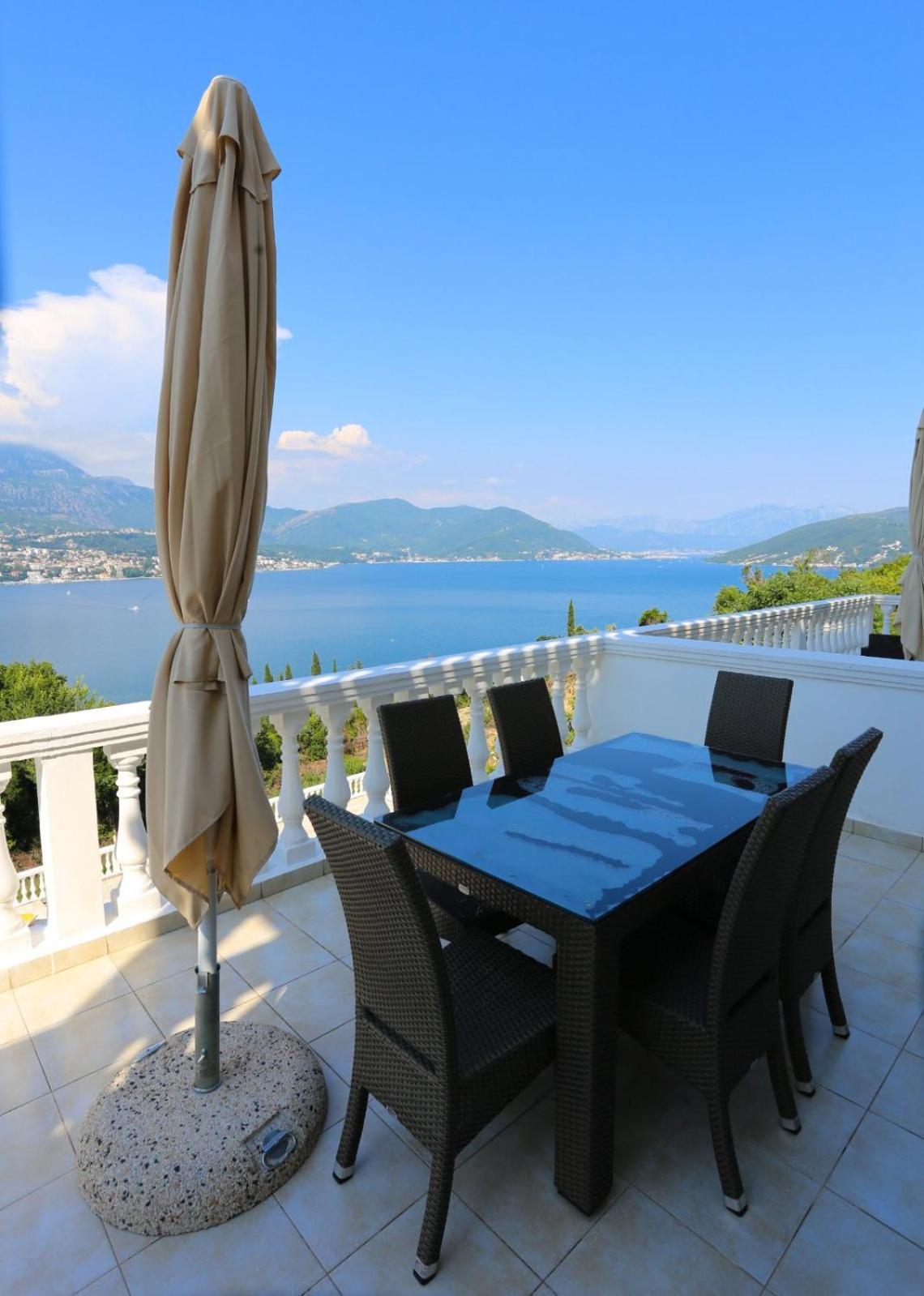 Mountain Bay Views Apartments 奈维斯 外观 照片