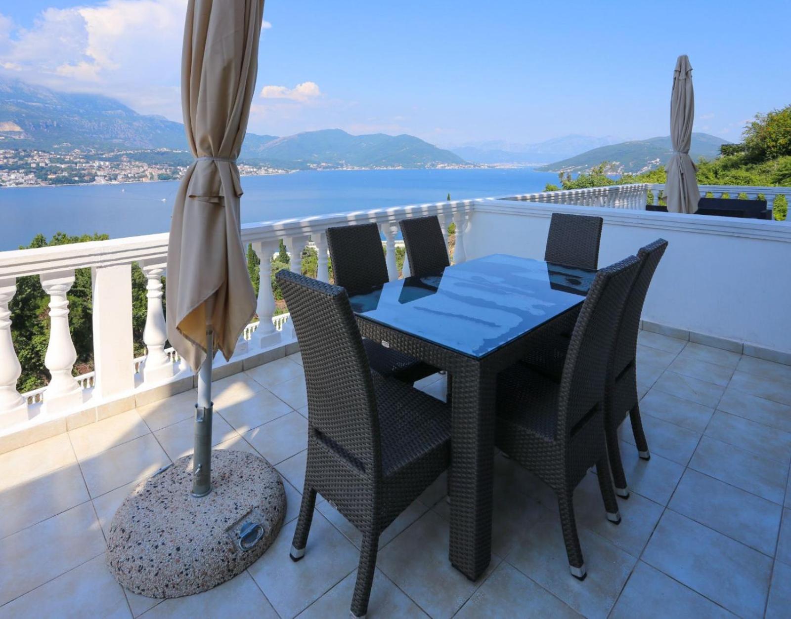 Mountain Bay Views Apartments 奈维斯 外观 照片